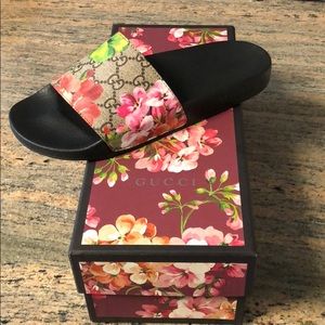 Too big for me - Gucci slides